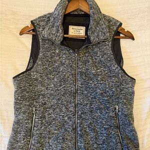 Abercrombie & Fitch Gray Quilted Vest